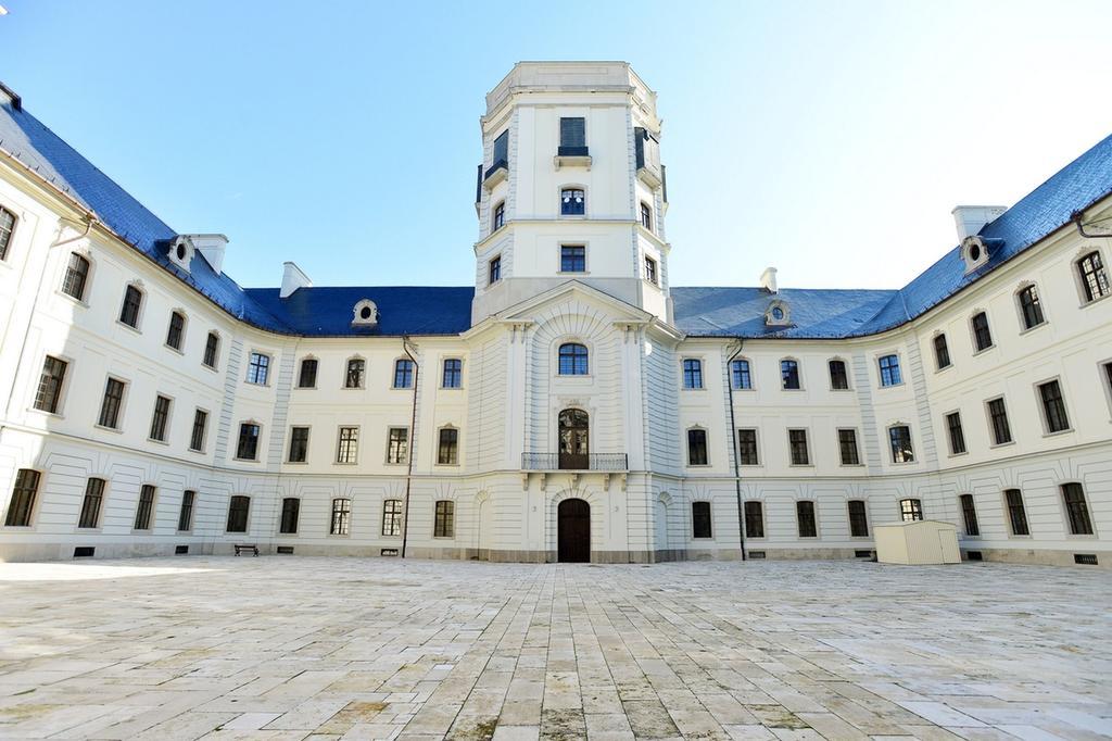 Magdalena Apartman Eger Exterior photo
